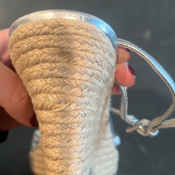 GUC! Michael Michael Kors Kami T Strap Wedges - Picture 9 of 10